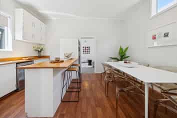 66 Te Wharepouri Street, Berhampore