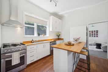 66 Te Wharepouri Street, Berhampore