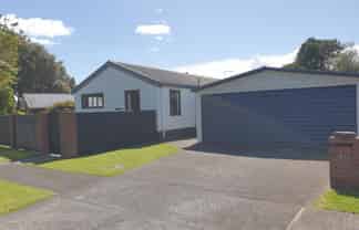 16 Elder Grove, Whalers Gate