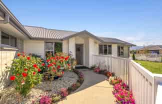 18 Finch Street, Albert Town