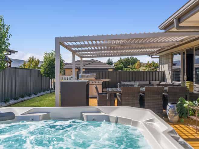 18 Finch Street, Albert Town