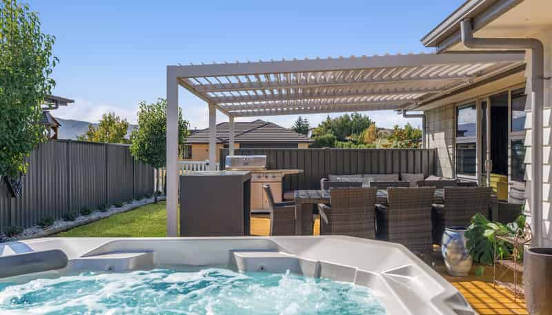 18 Finch Street, Albert Town