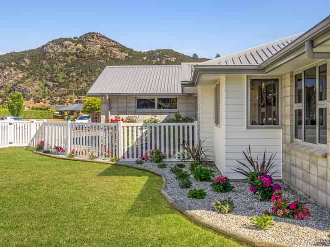 18 Finch Street, Albert Town
