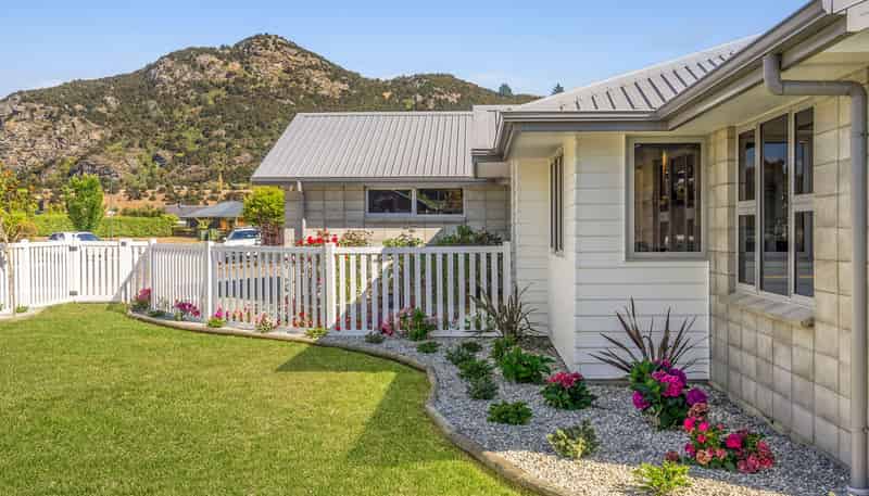 18 Finch Street, Albert Town