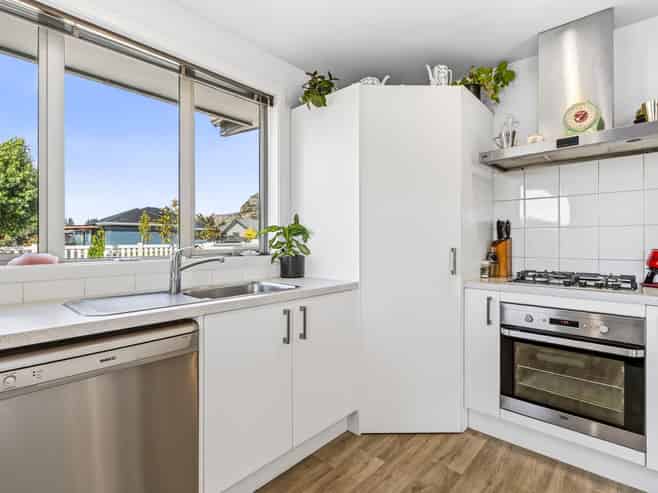 18 Finch Street, Albert Town