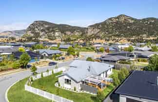 18 Finch Street, Albert Town