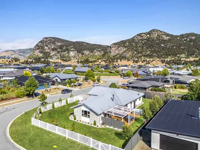 18 Finch Street, Albert Town