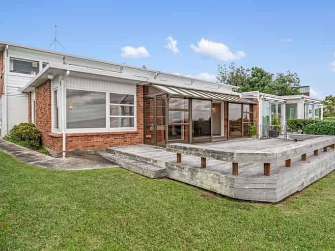  2/35 Kitchener Road, Takapuna