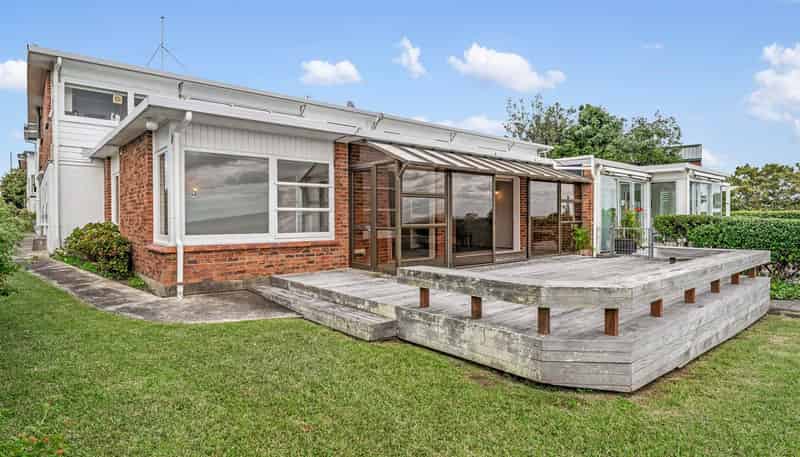  2/35 Kitchener Road, Takapuna