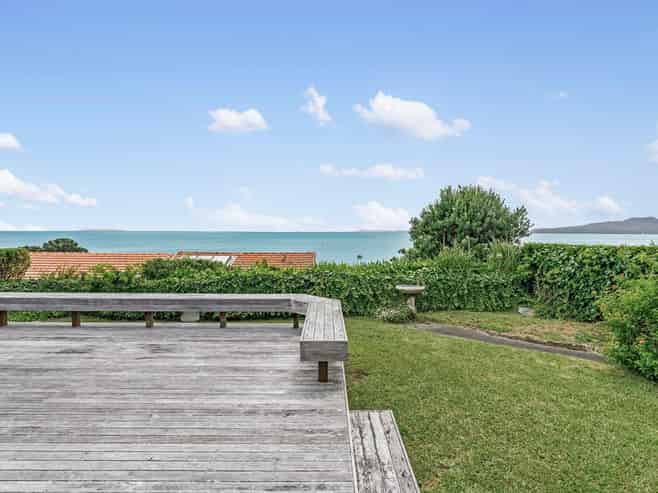  2/35 Kitchener Road, Takapuna