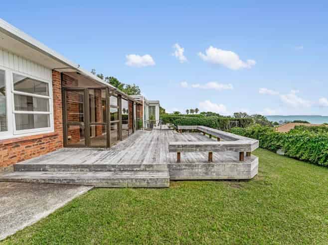  2/35 Kitchener Road, Takapuna