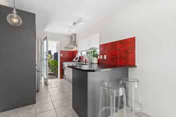 1/83 Centreway Road, Orewa