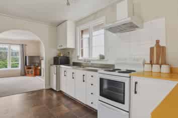 4 Riselaw Road, CALTON HILL