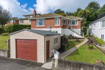 4 Riselaw Road, CALTON HILL