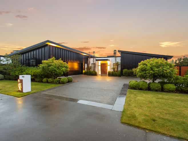 9 Farrelly Place, Casebrook