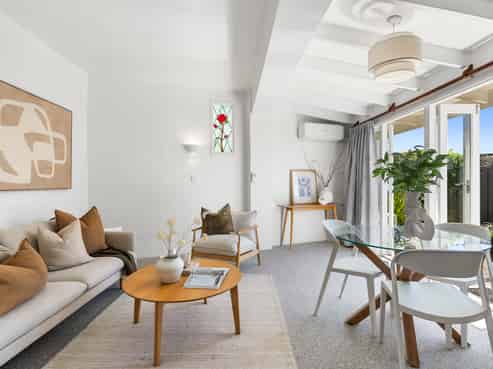 13/53 Vauxhall Road, Devonport