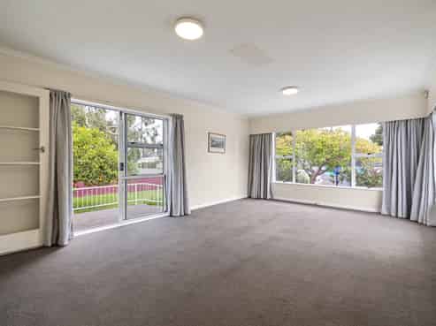 352 College Street, West End