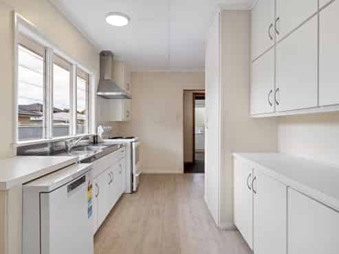 352 College Street, West End