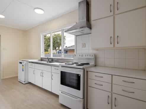 352 College Street, West End