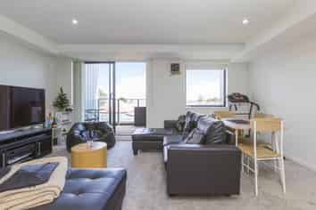 211/8 Gray Avenue, Mangere East