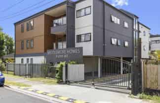 211/8 Gray Avenue, Mangere East