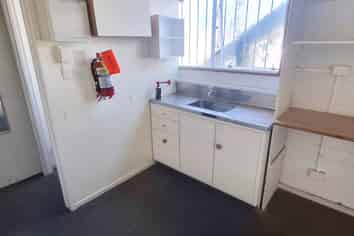 AFFORDABLE 60M² RETAIL UNIT - SILVERDALE TOWNSHIP
