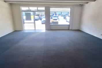 AFFORDABLE 60M² RETAIL UNIT - SILVERDALE TOWNSHIP

