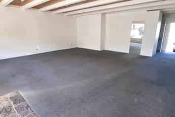 AFFORDABLE 60M² RETAIL UNIT - SILVERDALE TOWNSHIP
