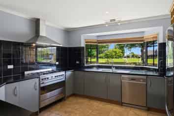 22 Holden Avenue, Holdens Bay