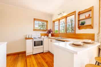 26 Jenner Road, Toi Toi