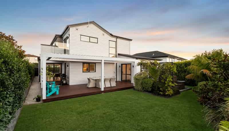 5 Headsail Drive, Long Bay