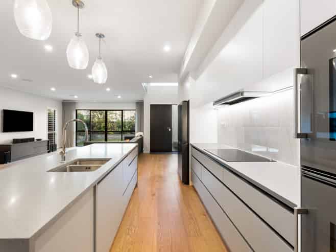 5 Headsail Drive, Long Bay