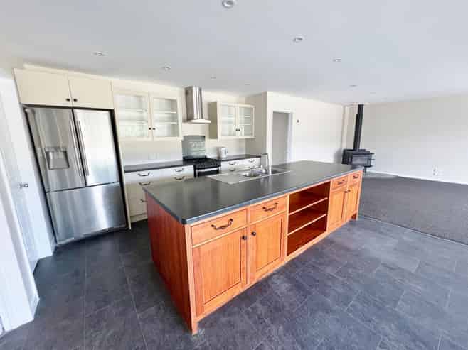 143 Telegraph Rd, Burnham