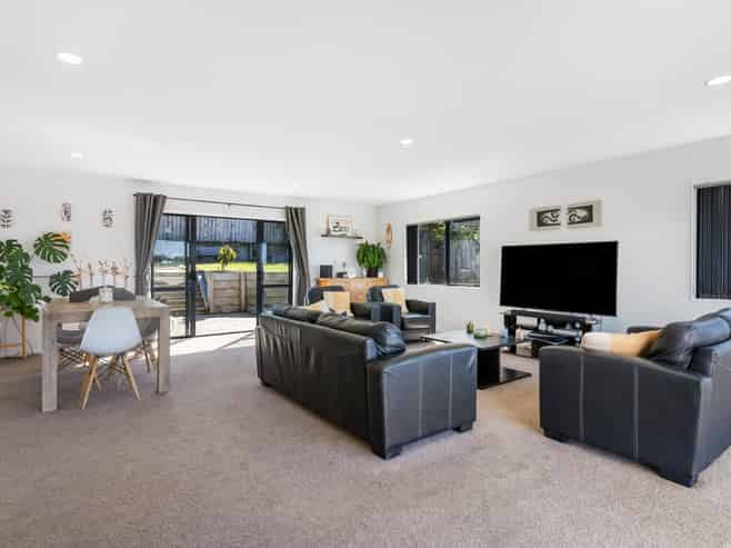 18 Roseville Road, Gulf Harbour