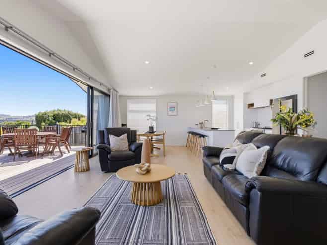 184A Lake Terrace, Hilltop