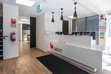 Outstanding office/showroom & warehouse on Flaxton Rd