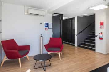 Outstanding office/showroom & warehouse on Flaxton Rd