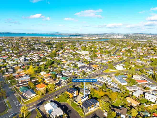 4-9/300 Great North Road, Henderson