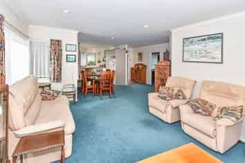 7 Oakwood Place, Pukekohe