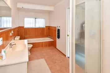 7 Oakwood Place, Pukekohe