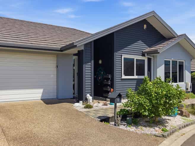 5 Fremont Way, Pyes Pa