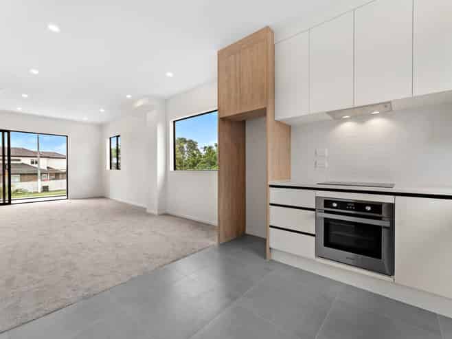 1-3/300 Great North Road, Henderson