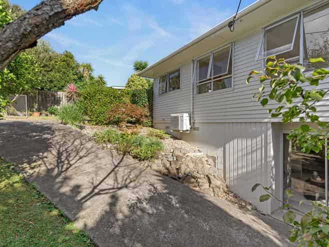 2 Woodvale Road, Glen Eden