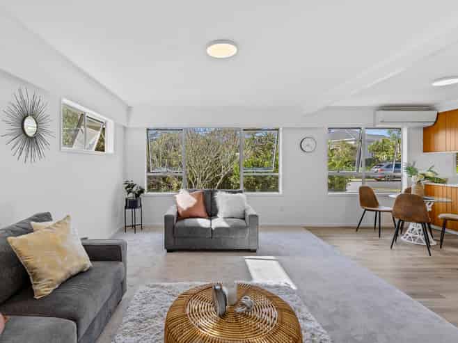 2 Woodvale Road, Glen Eden