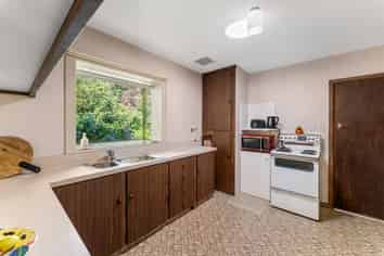 85 Avonhead Rd, Avonhead