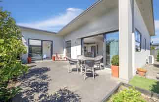 2 Jacob Street, Brookfield