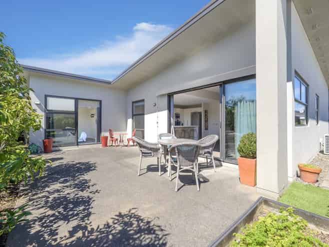 2 Jacob Street, Brookfield