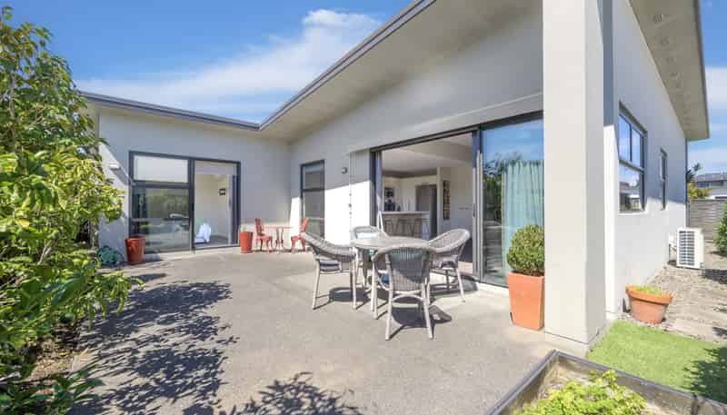 2 Jacob Street, Brookfield