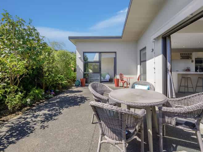 2 Jacob Street, Brookfield