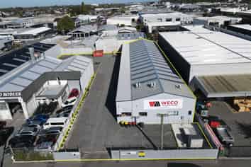 Versatile Industrial Warehouse with Large Yard